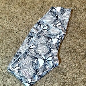 Buffbunny leggings size xs pink floral